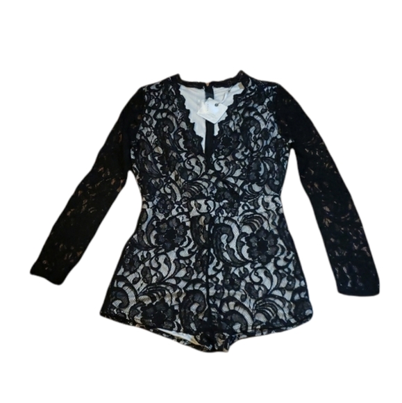 New! Blu Pepper Lace Romper - Picture 1 of 7